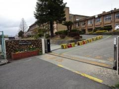 西が丘小学校
