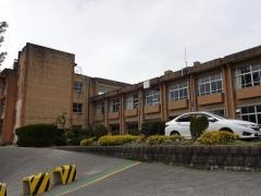 西が丘小学校