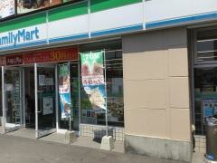 ファミリーマート　大在プラザ店