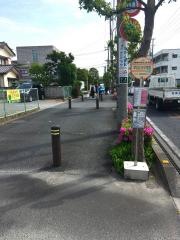 「草加記念体育館」バス停留所