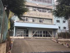 三郷市立栄中学校