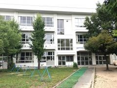 西端小学校