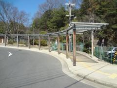 「奈良学園」バス停留所