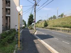 「鈴が峰小学校下」バス停留所