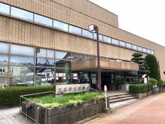 三条市立図書館