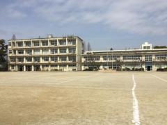 英比小学校