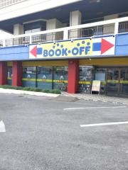 ブックオフ　コザ店