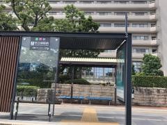「市立病院前」バス停留所