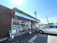 ファミリーマート　小牧東新町店