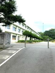 津谷小学校
