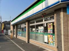 ファミリーマート　枚方大橋店
