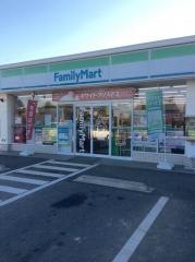 ファミリーマート　牛久上柏田四丁目店
