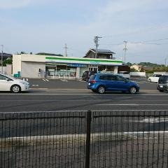 ファミリーマート　鹿児島春山町店