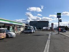 ファミリーマート　岩倉鈴井町店