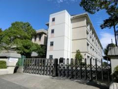厚木市立森の里中学校
