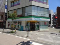 ファミリーマート　藤沢駅南口店