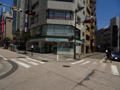 ファミリーマート　藤沢駅南口店