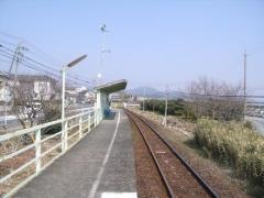 岡地駅
