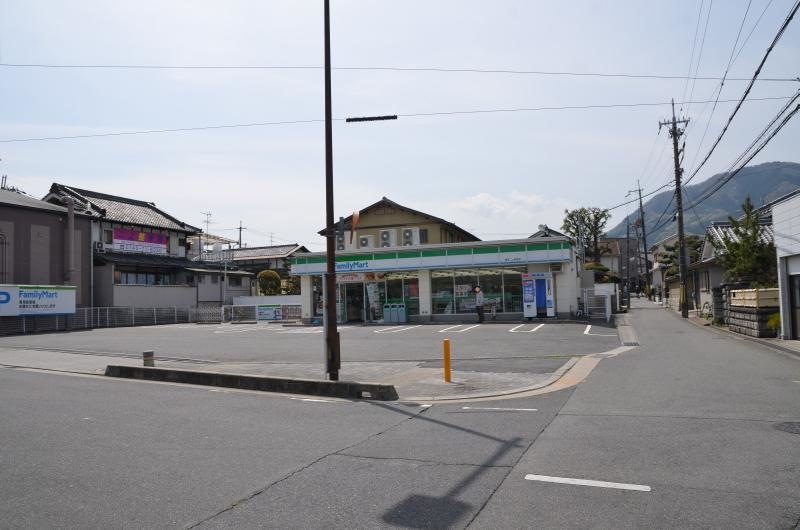 ファミリーマート香芝二上駅前店