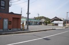 ファミリーマート　香芝二上駅前店