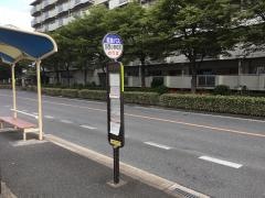 「加茂小学校前」バス停留所