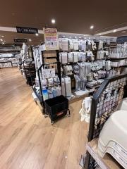 ニトリデコホーム　ＬＩＣＯＰＡ鶴見店