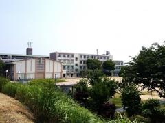 万場小学校