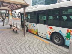 「田町駅東口」バス停留所