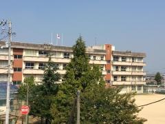 神戸小学校