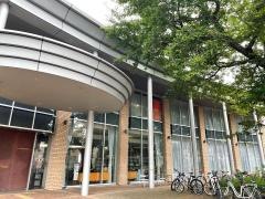 開智国際大学図書館