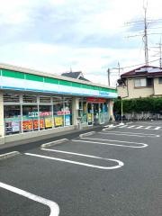 ファミリーマート　西伊興四丁目店