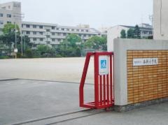 西新小学校