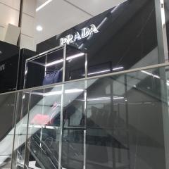ＰＲＡＤＡ　大丸大阪店
