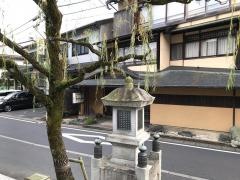 新かめや