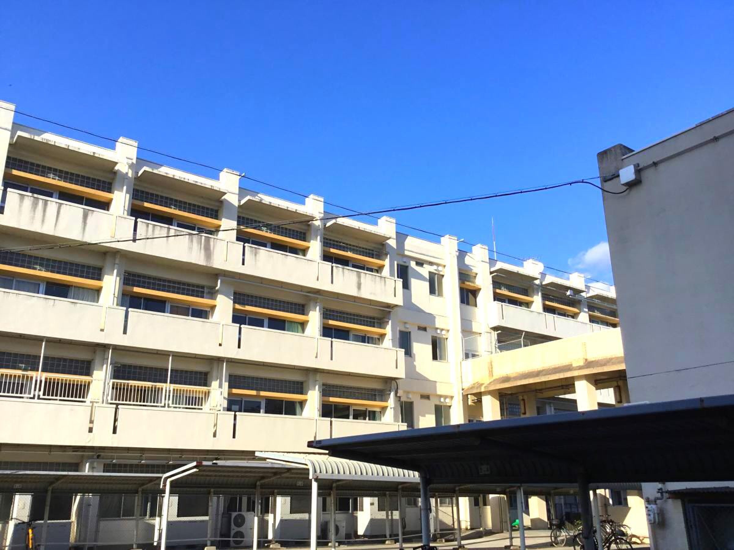 筑 山 中学校