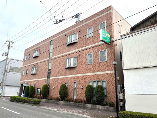 ウェルえがお 施設外観