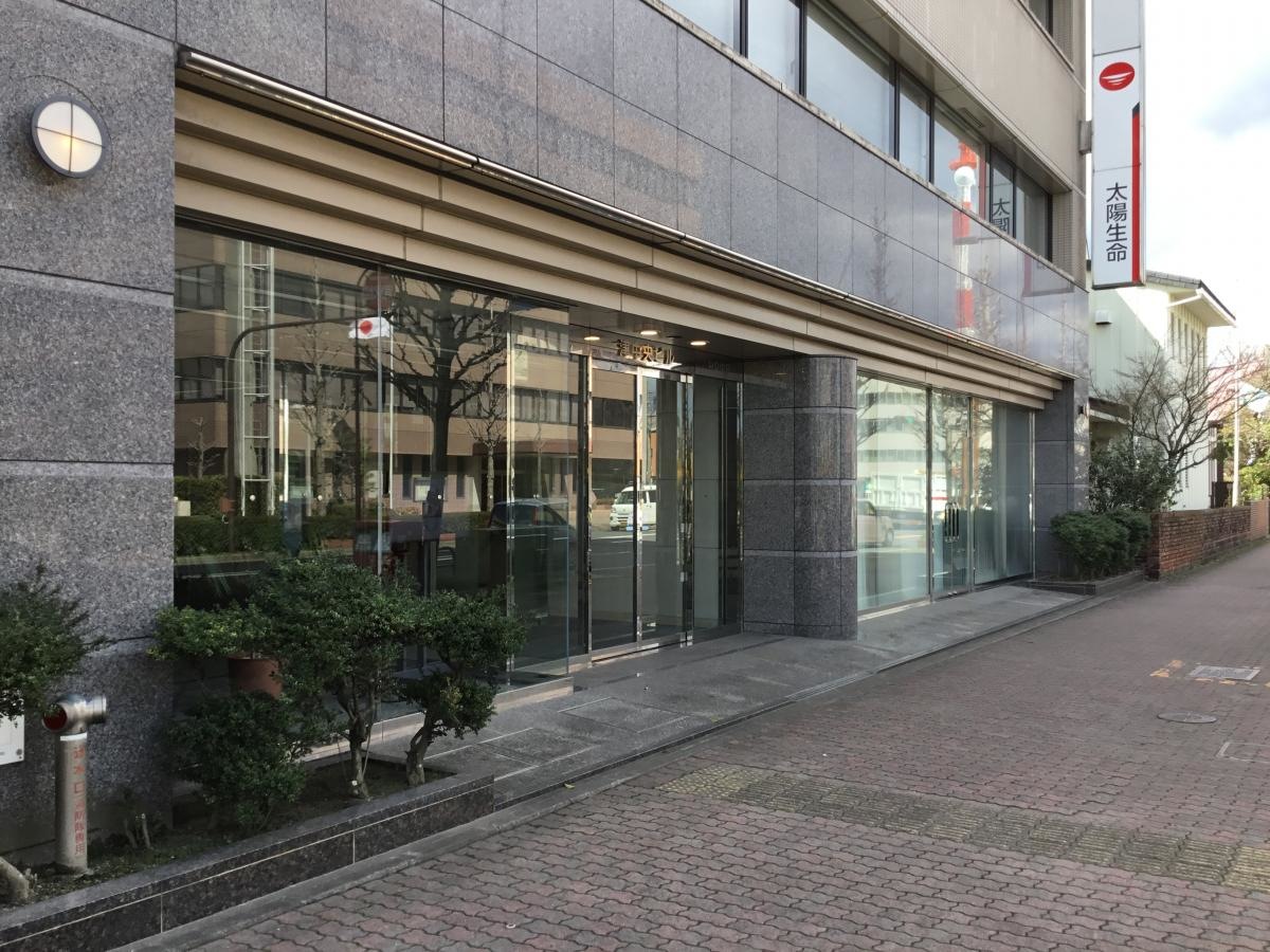 建物の入り口付近