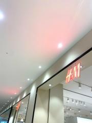 Ｈ＆Ｍ　イーアス春日井店