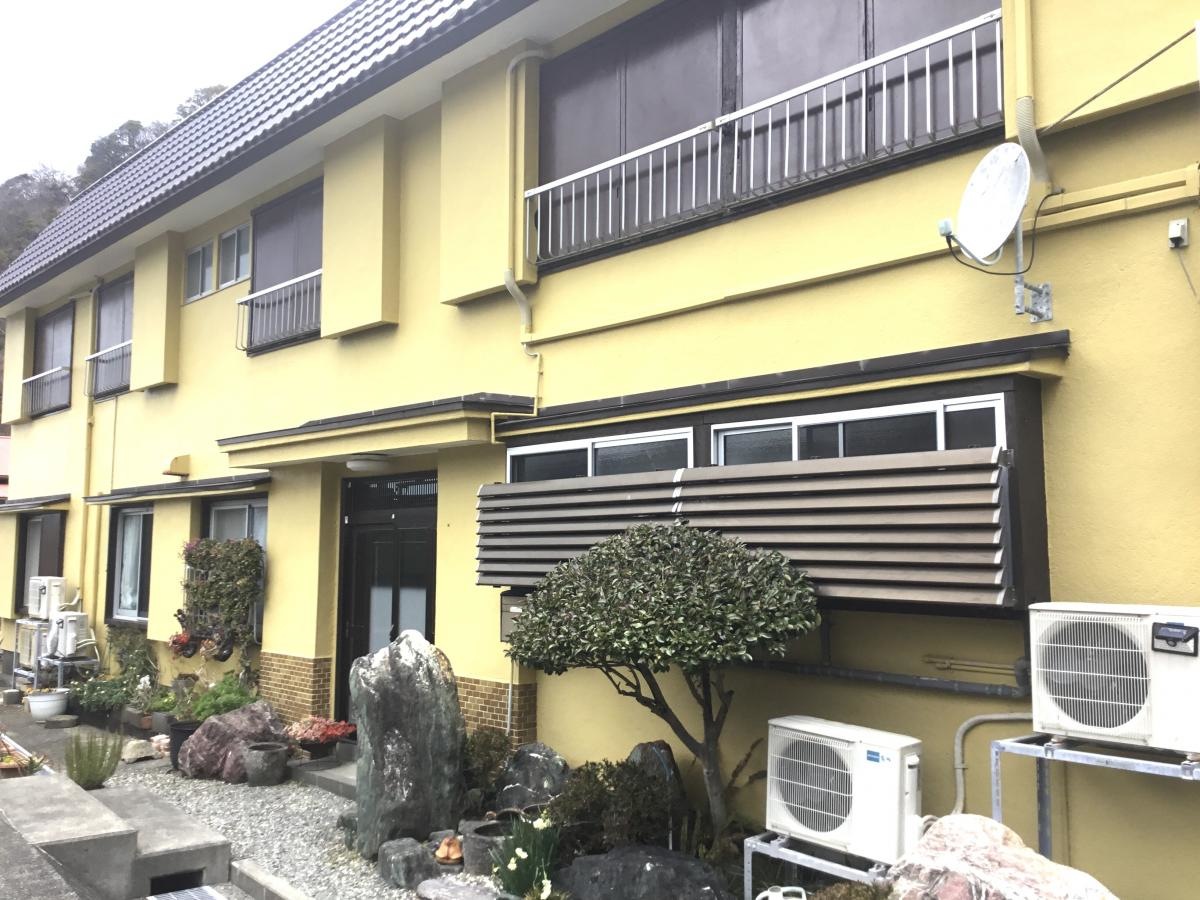 目の前には