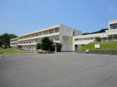 上野間小学校