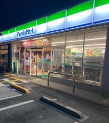 ファミリーマート　南国岡豊店