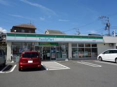 ファミリーマート　秦野曽屋店