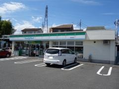 ファミリーマート　秦野曽屋店