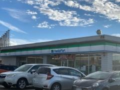 ファミリーマート　新小松インター店