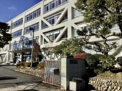 昭島市立拝島中学校