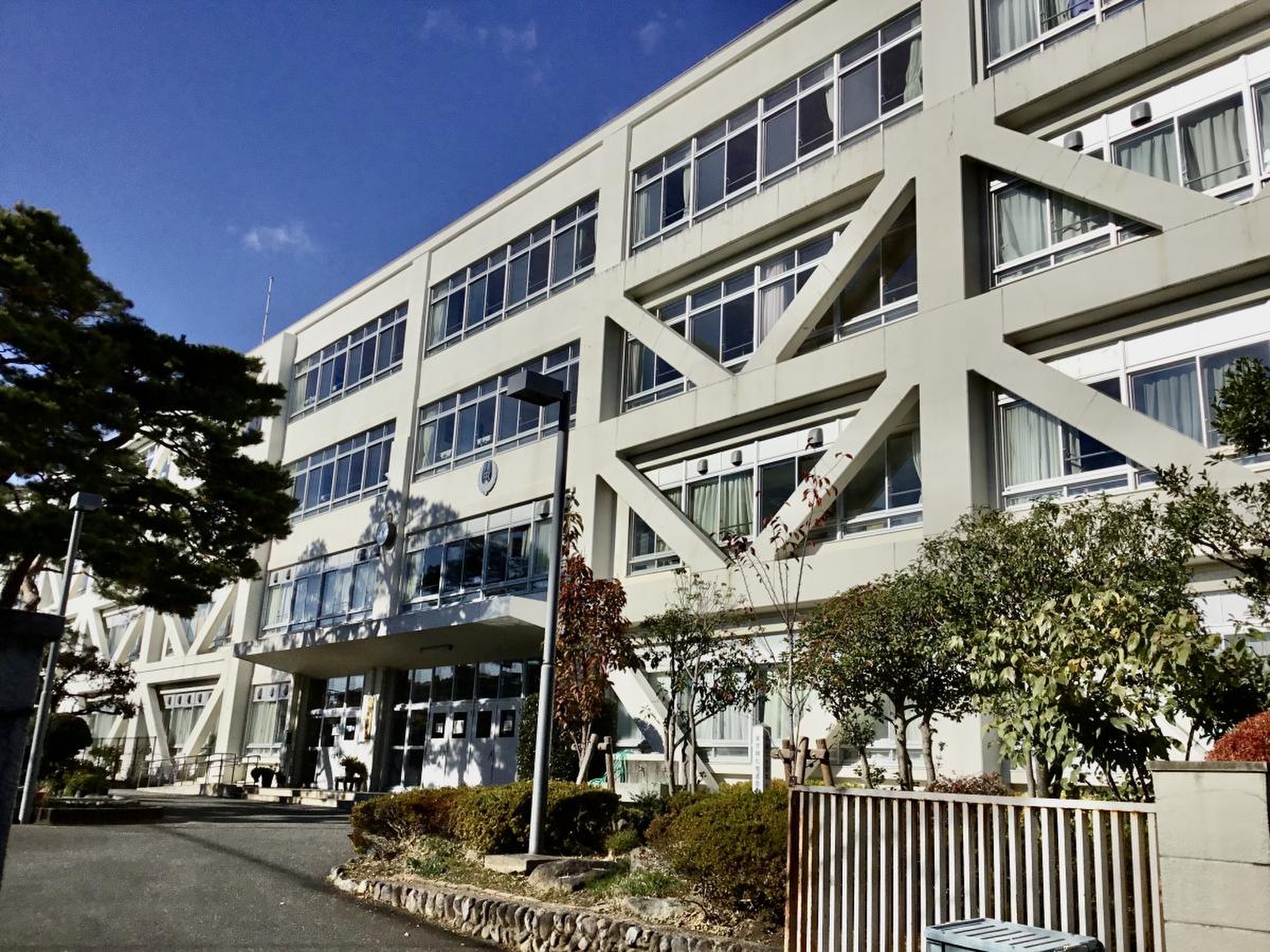 昭島 市立 拝島 中学校