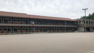 八川小学校