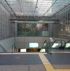 六本木一丁目駅