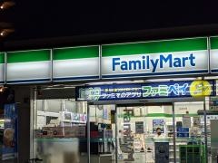 ファミリーマート　千種香流橋店