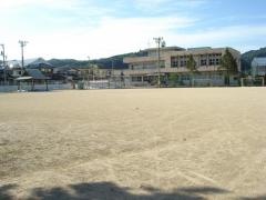 世羅小学校